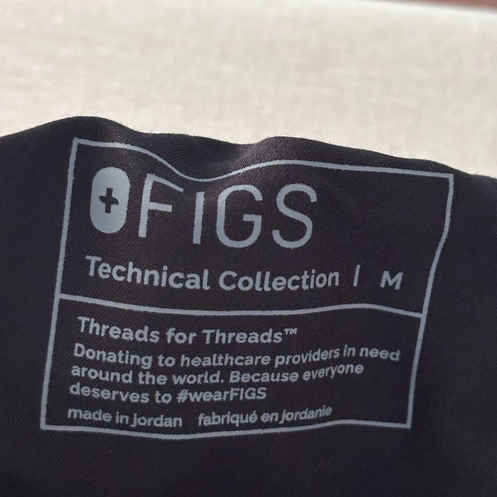 2 pair FIGS High Waisted Yola Scrub Pants - Picture 4 of 4